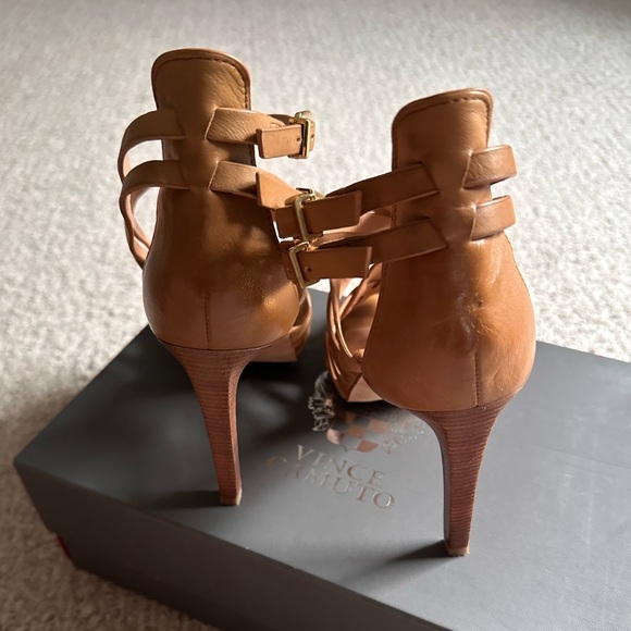 VC Signature by Vince Camuto- size 8 - Picture 2 of 4